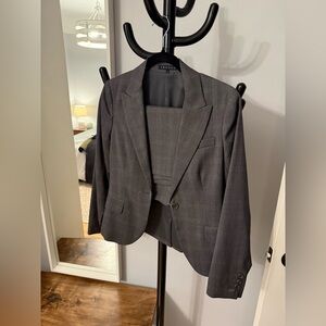 Theory skirt suit size 4